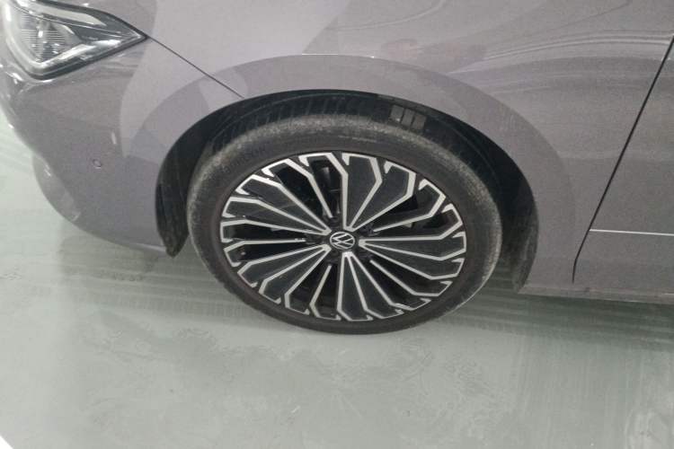 Used Volkswagen Passat 2025 Pro 380TSI Dragon Supreme Edition
