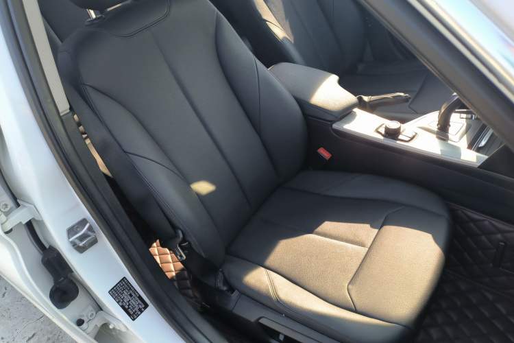 Used BMW 3 Series 2015 320Li Luxury Edition Fashion Model
