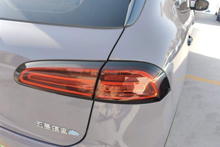 Used Wuling Bingo PLUS 2024 401 km Flagship Edition Four-Seater Version
