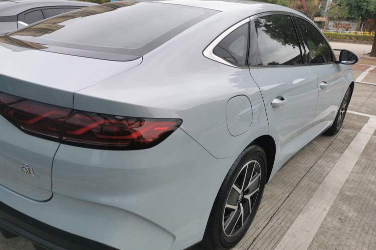 Used BYD Qin L 2024 DM-i 80KM Beyond Model Right Rear Taillight