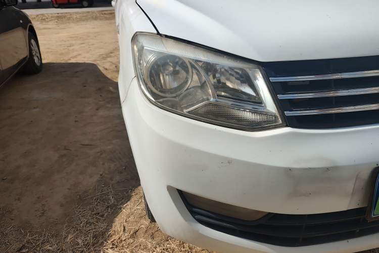 Used Dongfeng Fengon 330 2014 1.5L Manual Utility Version DK15 Right Front Headlight