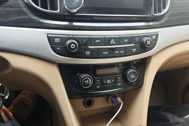 Used Baojun 730 2016 1.5L Manual Luxury Edition 7 Seats