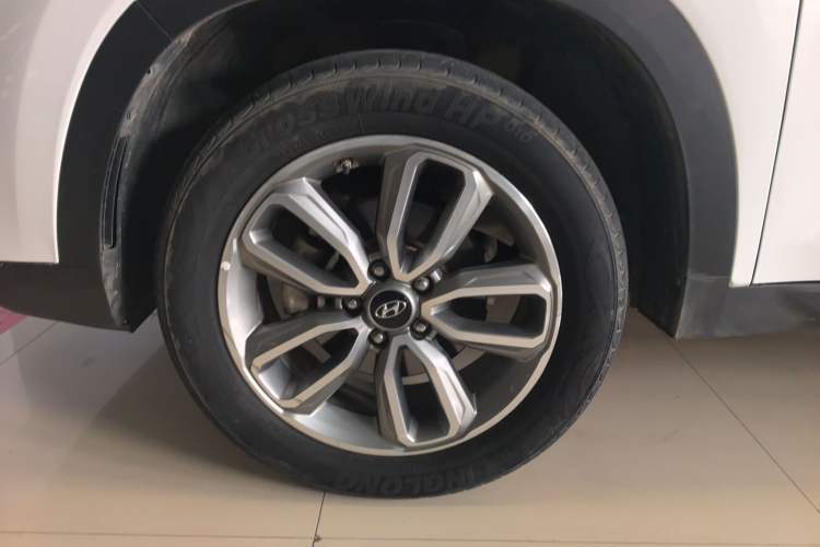 Used Hyundai ix35 2019 2.0L Automatic 2WD Zhiyong·Changxiang Edition China V Standard Left Front Wheel Hub