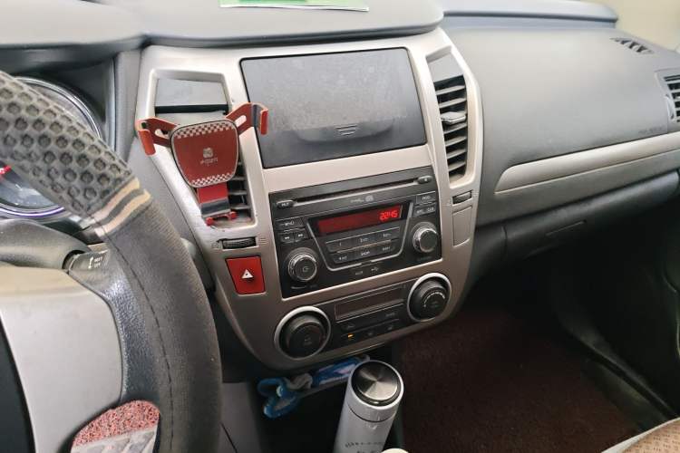 Used Dongfeng Aeolus A60 2014 1.6L Manual Smart-Drive Elite Version Audio And AC Panel