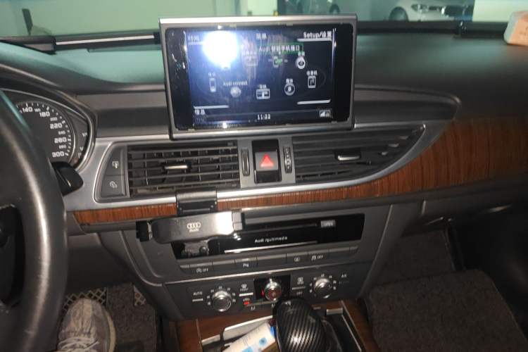 Used Audi A6L 2018 30th Anniversary Edition TFSI Trendy Model Audio And AC Panel