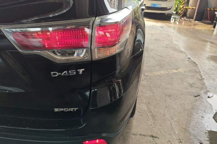 Used Toyota Highlander 2015 2.0T Two-Wheel Drive Luxury Edition 7 Seats Exterior 3