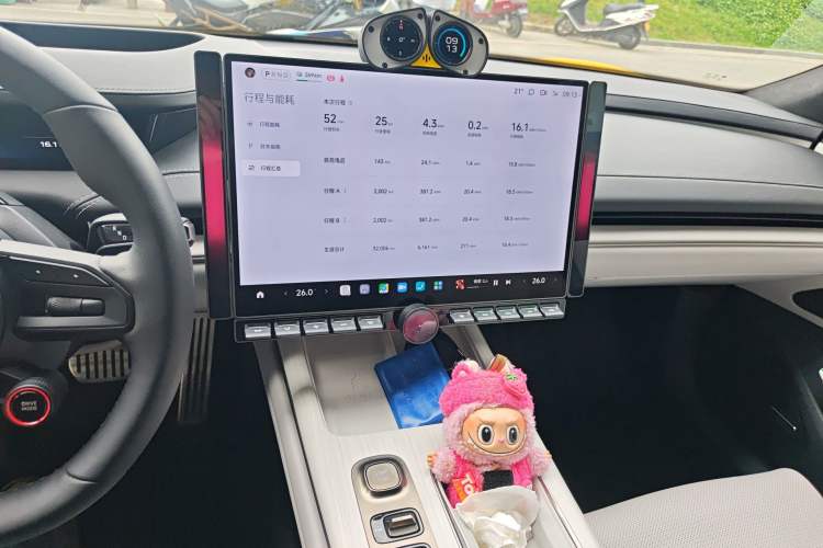 Used Xiaomi Auto SU7 2024 Four-Wheel Drive Ultra-Long Range Advanced Intelligent Driving Max Edition
