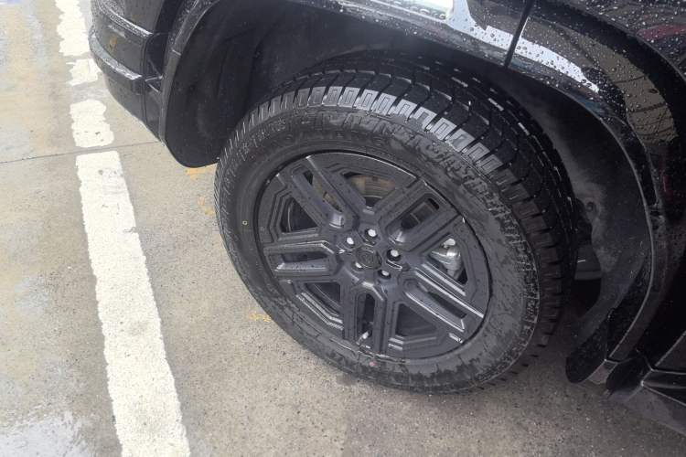 Used JETOUR Traveler 2025 2.0TD DCT Four-Wheel Drive Star Guardian Right Rear Wheel Hub