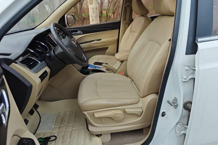 Used Baojun 730 2016 1.5L Manual Comfort Version 7 Seats China V Emission Standard