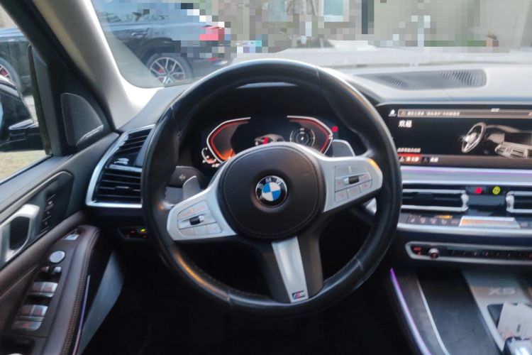 Used BMW X5 2022 xDrive 30Li Luxury M Sport Package
