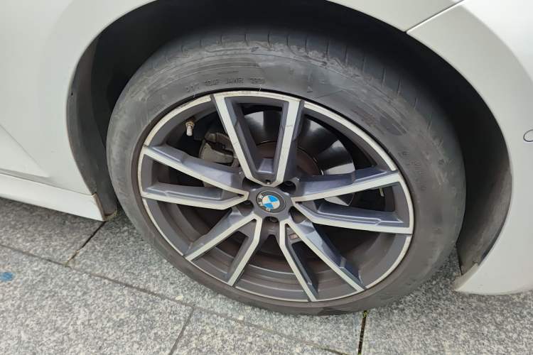 Used BMW 3 Series 2021 Restyled 325Li M Sport Package Right Front Wheel Hub
