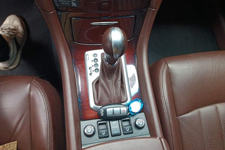 Used Infiniti QX50 2013 2.5L Two-Wheel-Drive Elegant Edition
