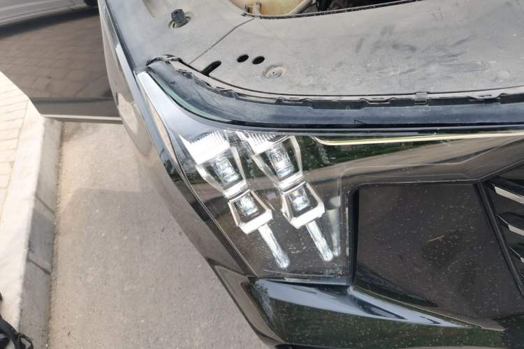 Used GAC Trumpchi GS8 2022 Linghang Series 2.0 TGDI Two-Wheel-Drive Luxury Smart Connectivity Version (7 Seats) Right Front Headlight