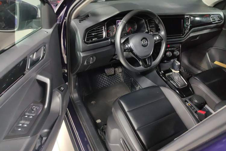 Used Volkswagen T-ROC 2019 280TSI DSG Two-Wheel Drive Comfort Version China VI Standard
