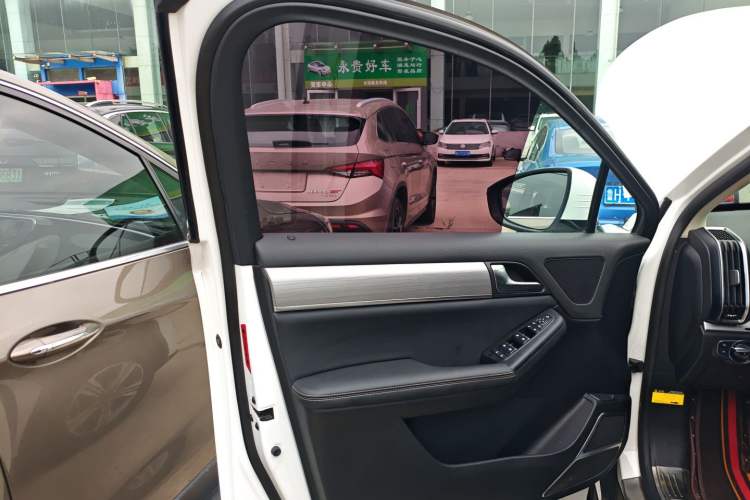 Used BYD Tang 2018 2.0T Automatic SmartConnect Luxury 7-Seater China V Emission Standard
