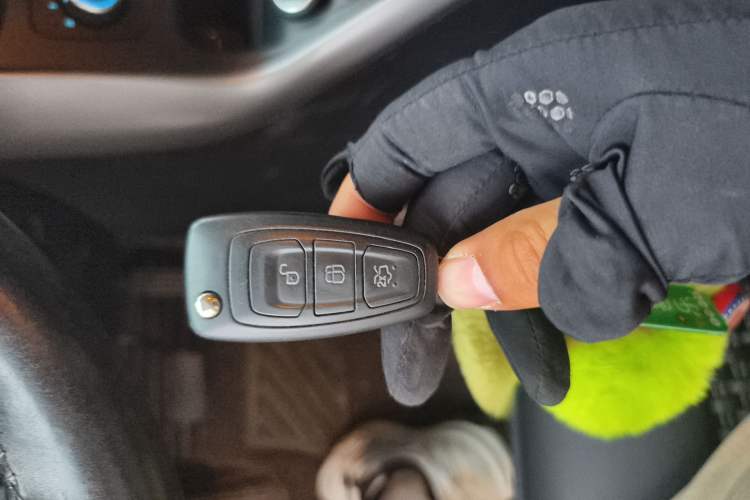 Used Ford Focus 2018 Sedan Classic 1.6L Automatic Comfort Plus Smart Drive Version Vehicle Key