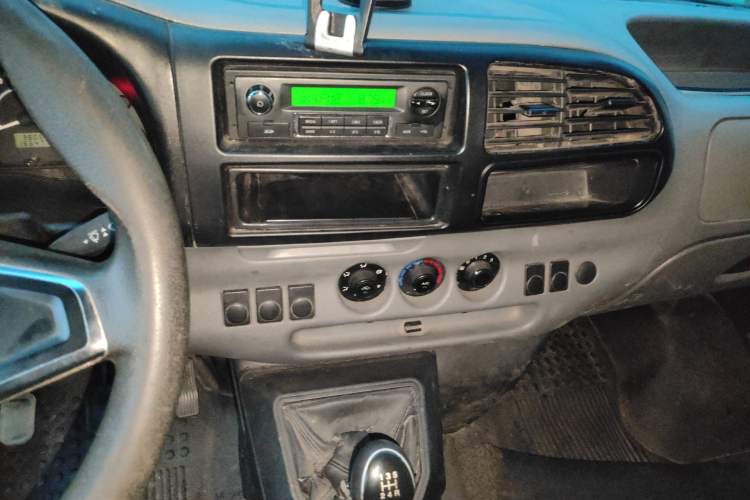 Used JMC Transit 2017 2.8T Commercial Version Short Wheelbase Mid-Roof 6/7/8-Seater JX493
