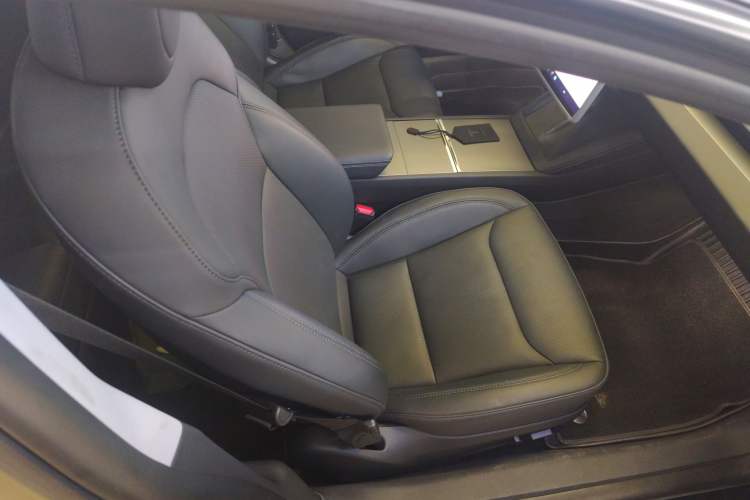 Used Tesla Model 3 2023 Rear-Wheel-Drive Version