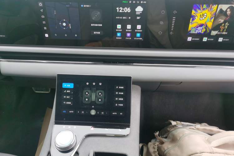 Used VOYAH PASSION 2024 PHEV Four-Wheel Drive Ultra-Long Range Flagship Model Audio And AC Panel