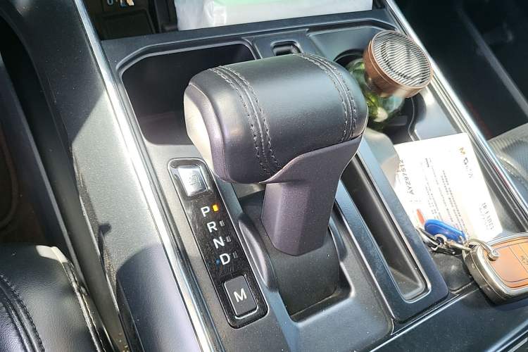 Used Ford F-150 Raptor 2023 3.5T Raptor Snowy Ice Edition Gear Lever