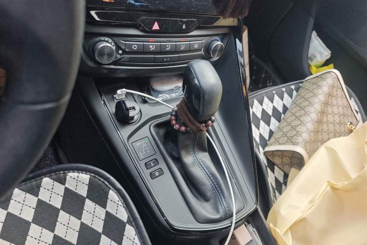 Used Peugeot 308 2016 1.6L Automatic Fashion Edition Gear Lever