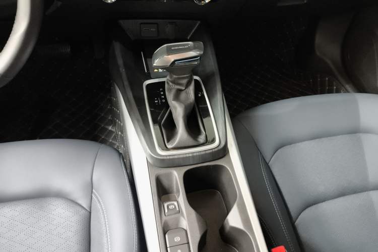 Used Chevrolet Monza 2024 1.5L Dual-Clutch Enjoyment Edition Gear Lever