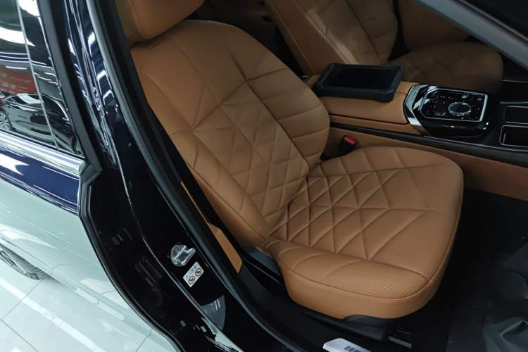 Used BMW 7 Series 2023 735Li M Sport Package