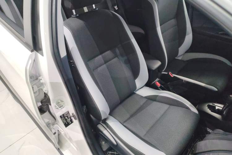 Used Toyota YARiS L Zhi Xuan 2022 X-Trail 1.5L CVT Leading PLUS Edition
