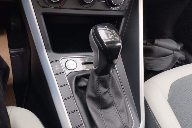 Used Volkswagen Polo 2021 Plus 1.5L Automatic Colorful Tech Edition Gear Lever