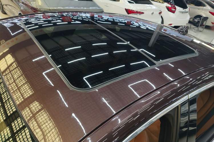 Used Buick LaCrosse 2018 28T Elite Edition Roof