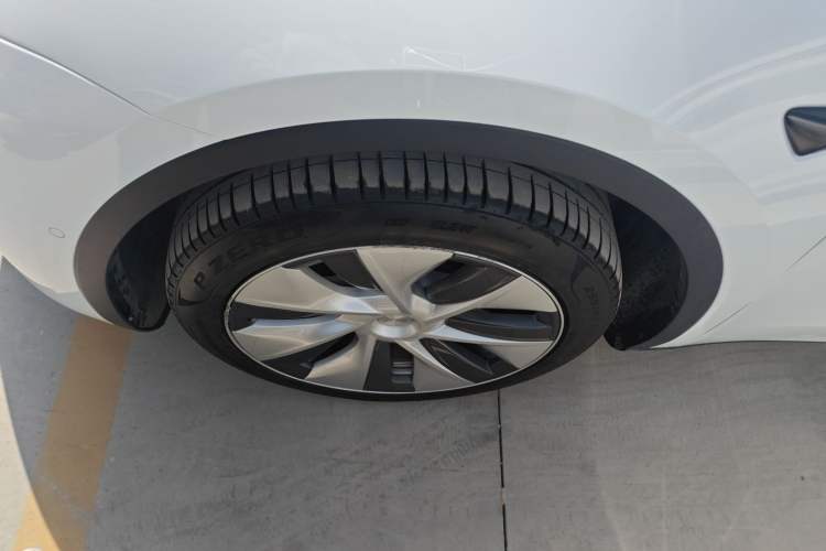 Used Tesla Model Y 2022 Revised Version Rear-Wheel Drive Left Front Wheel Hub