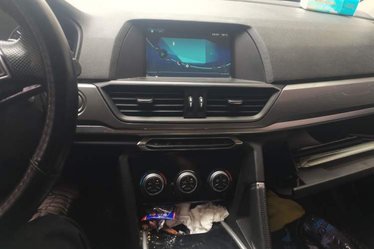 Used Haval H6 2017 Blue Label Sport Edition 1.5T Automatic Two-Wheel Drive Luxury Model Audio And AC Panel