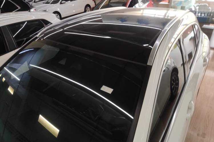 Used Mercedes-Benz GLA 2023 GLA 200 Roof