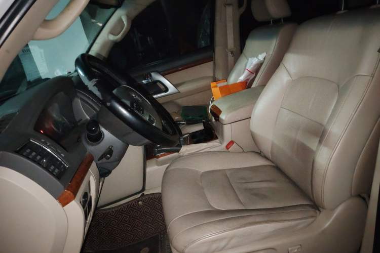 Used Toyota Land Cruiser 2012 4.0L Automatic VX
