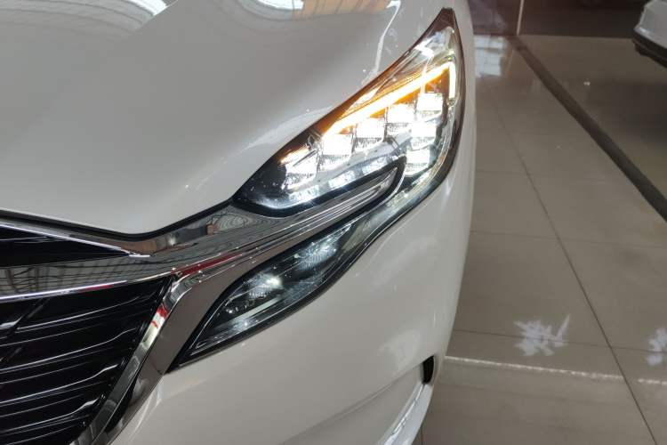 Used Buick GL8 2020 ES Land Cruiser 653T Luxury Edition Left Front Headlight