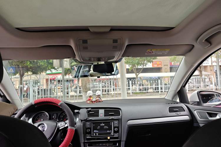 Used Volkswagen Golf 2018 230TSI Automatic Comfort Model
