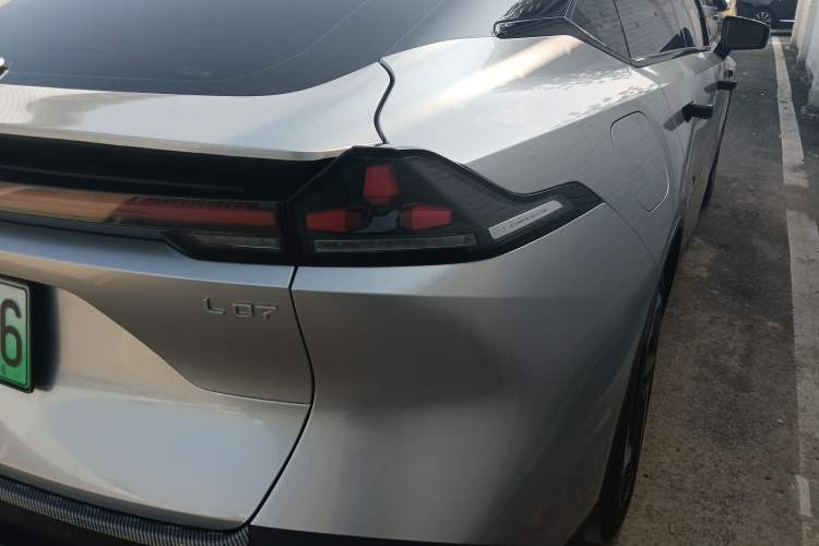 Used Deepal L07 2025 530 Ultra DeepBlue Intelligent Driving AD PRO Pure-Electric Version
