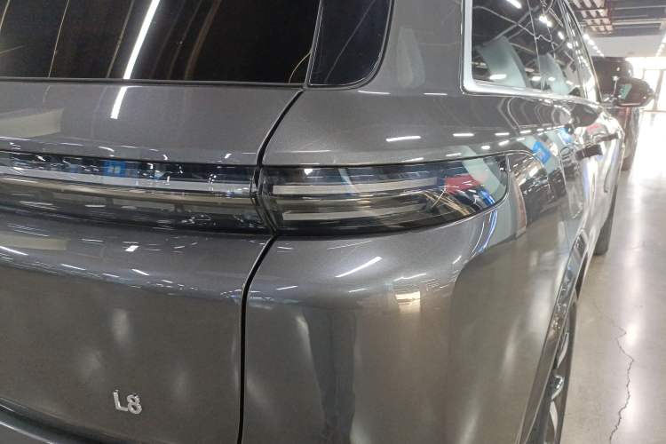 Used Li Auto L8 2023 Pro Model
