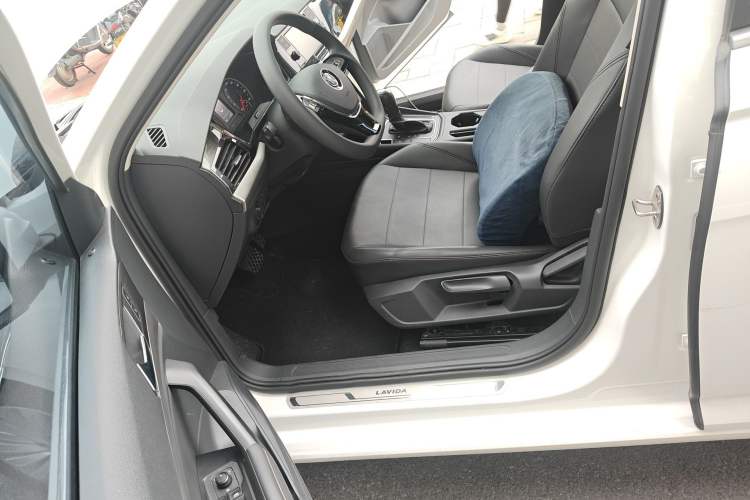 Used Volkswagen Lavida 2018 1.5L Automatic Comfort Edition China V Standard