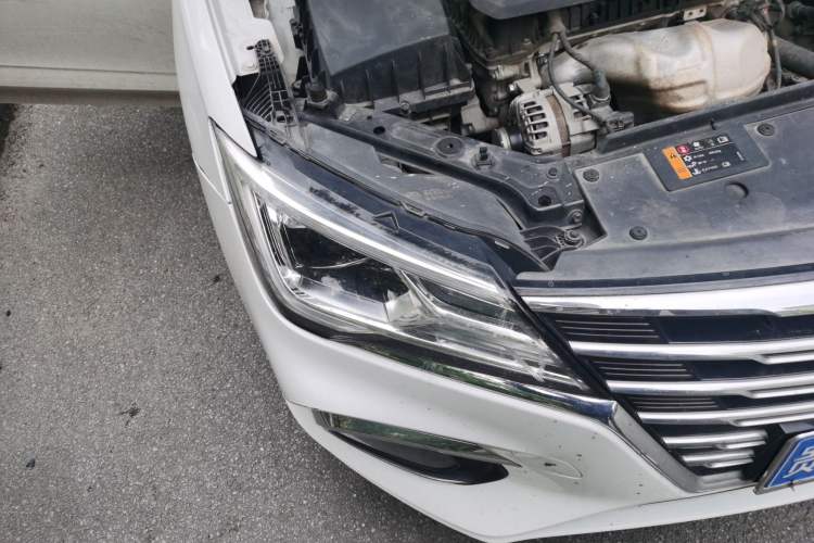 Used Roewe i5 2020 1.5L Automatic 4G Connect Luxury Flagship Edition Right Front Headlight