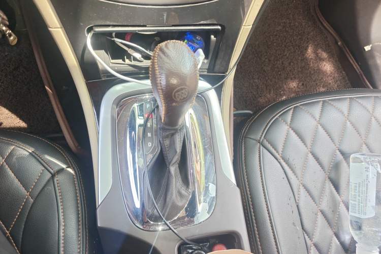 Used Buick Regal 2015 2.0L Leading Fashion Edition