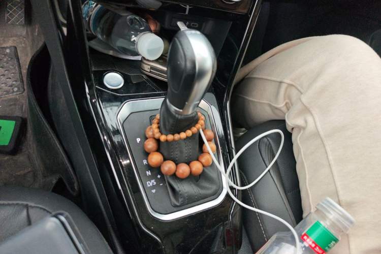 Used Volkswagen T-ROC 2021 280TSI DSG Two-Wheel Drive Comfort Connect Edition Gear Lever