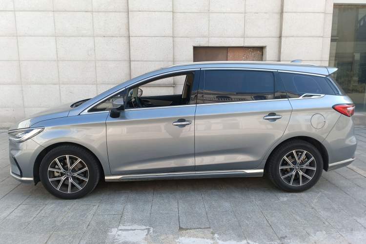 Used BYD Song MAX New Energy 2022 DM-i 105KM Flagship Model
