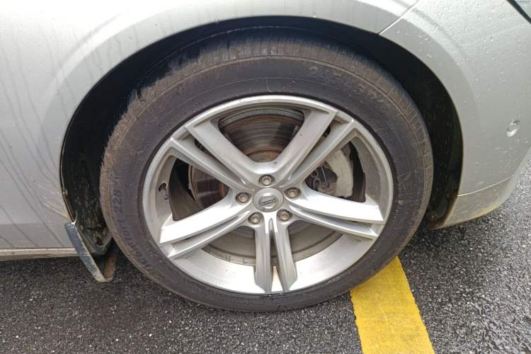 Used Volvo S90 2018 T4 Zhiyuan Edition Right Front Wheel Hub