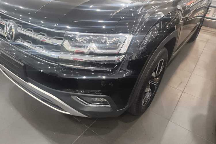 Used Volkswagen Teramont 2020 330TSI Two-Wheel-Drive Luxury Edition China VI Standard Left Front Headlight