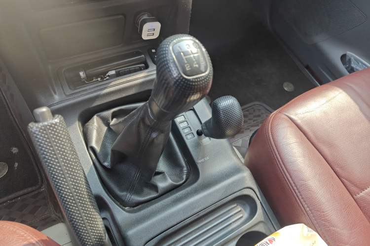 Used Mitsubishi Pajero 2011 V73 3.0L MT GL Gear Lever