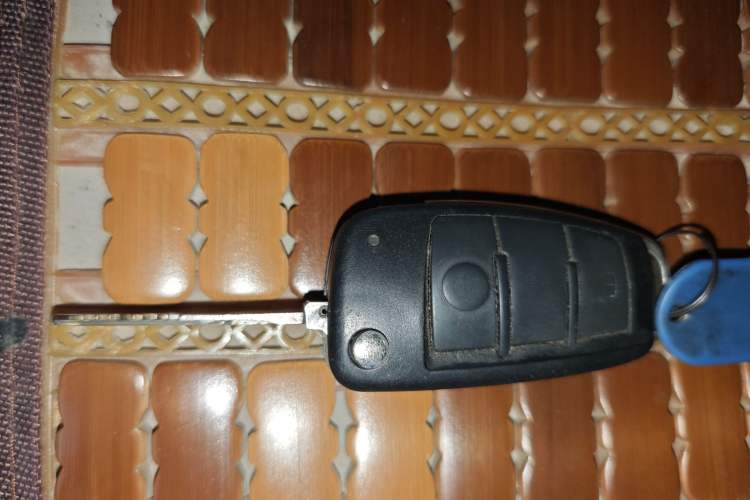 Used Dongfeng Yufeng EM26 2023 High-End Model 41.86 kWh CATL Vehicle Key
