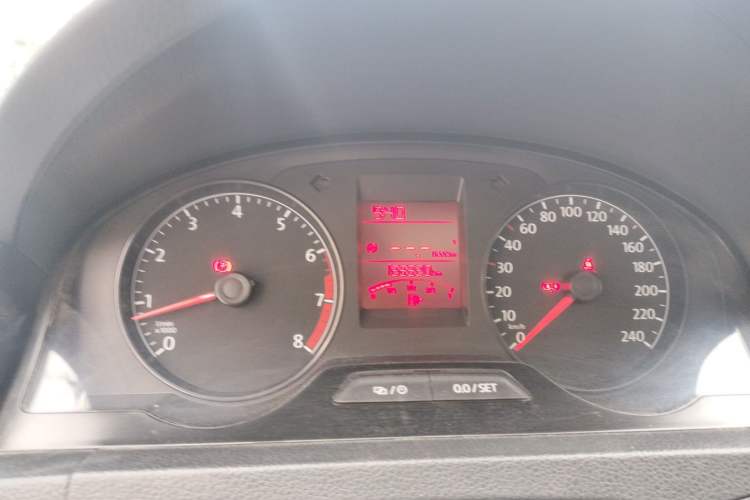 Used Volkswagen Santana 2015 1.6L Manual Comfort Edition