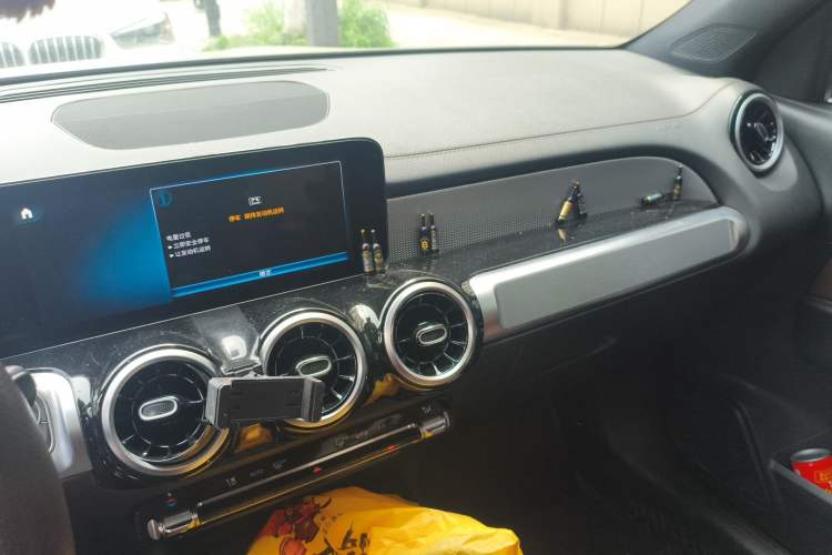 Used Mercedes-Benz GLB 2022 Second Facelift GLB 200 Fashion Edition Audio And AC Panel