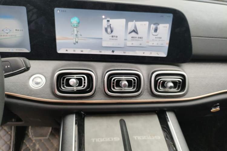 Used Chery Tiggo 9 2023 2.0T Dual-Clutch Two-Wheel Drive Leading Edition 5 Seats Audio And AC Panel